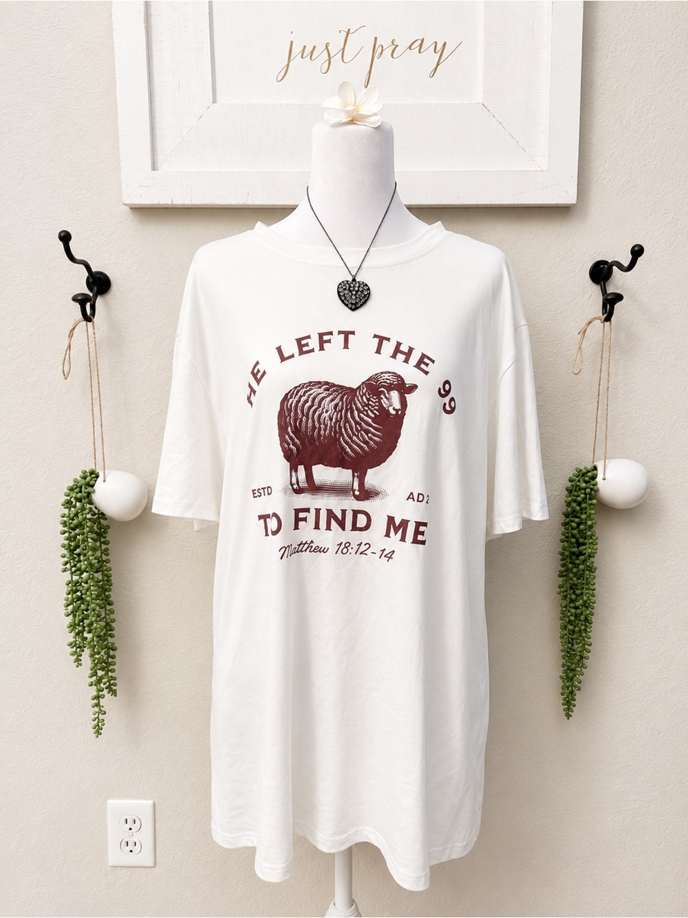 Woman’s Classic White Crew Neck T-Shirt